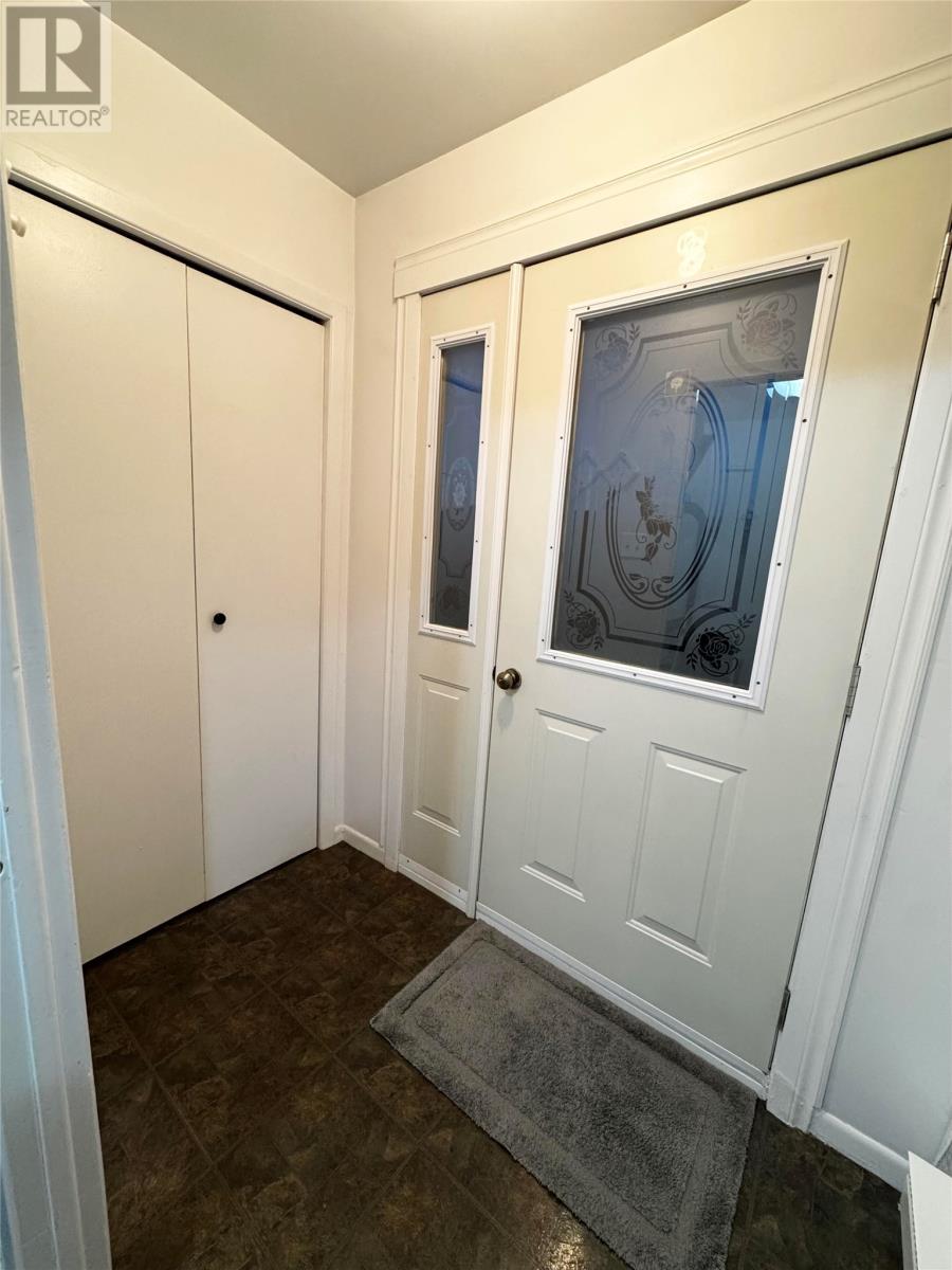844 Tamarack Drive, Labrador City — photo 3