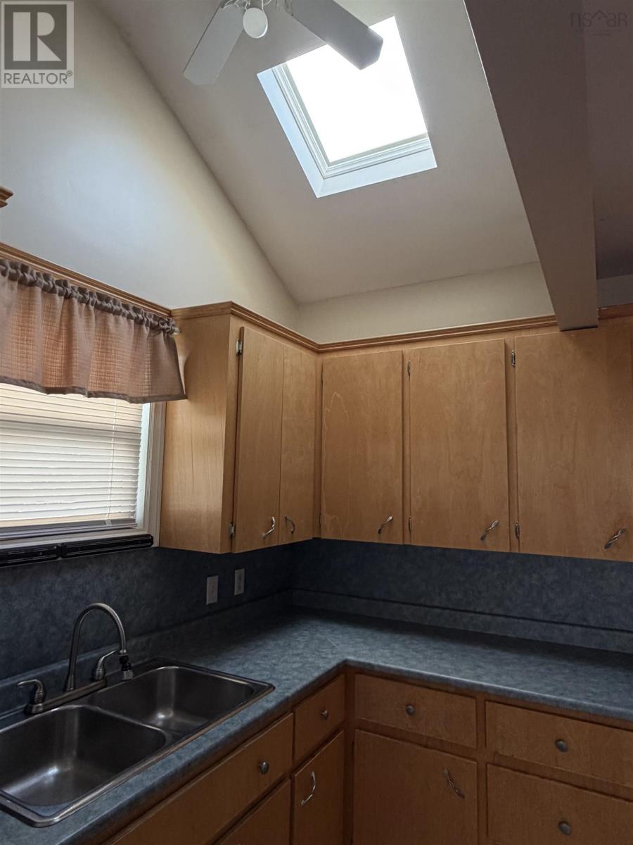 16 Rosewood Avenue, Glace Bay, Nova Scotia  B1A 2Y3 - Photo 29 - 202622500