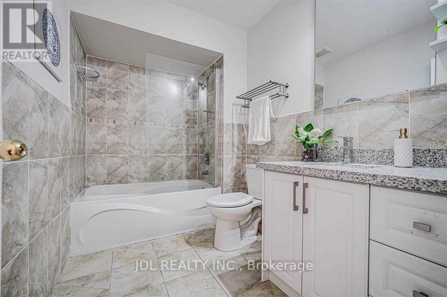 47 Greyhound Drive, Toronto, Ontario  M2H 1K2 - Photo 12 - C13758230
