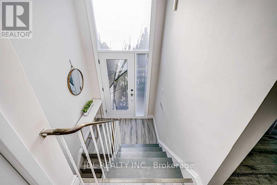 47 Greyhound Drive, Toronto, Ontario  M2H 1K2 - Photo 2 - C13758230