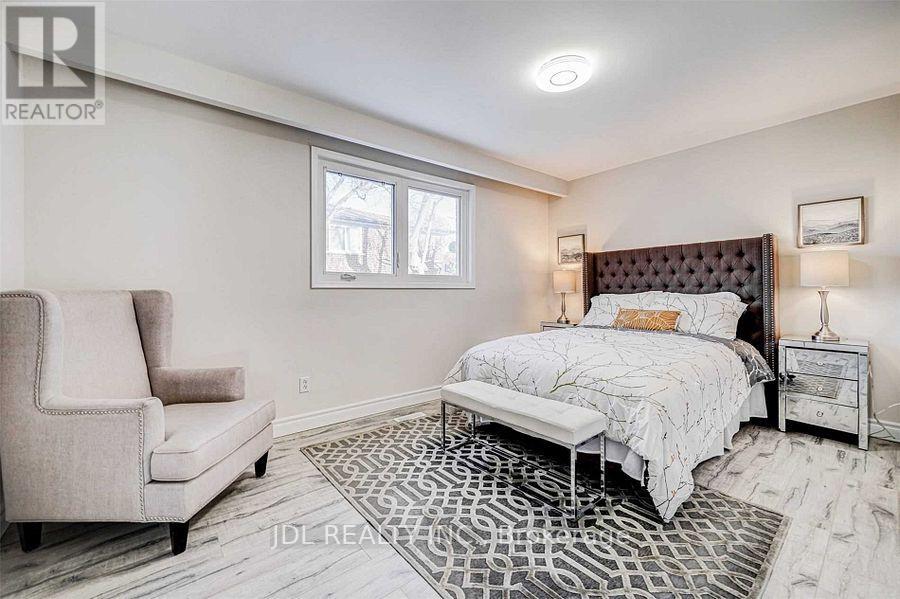 47 Greyhound Drive, Toronto, Ontario  M2H 1K2 - Photo 8 - C13758230