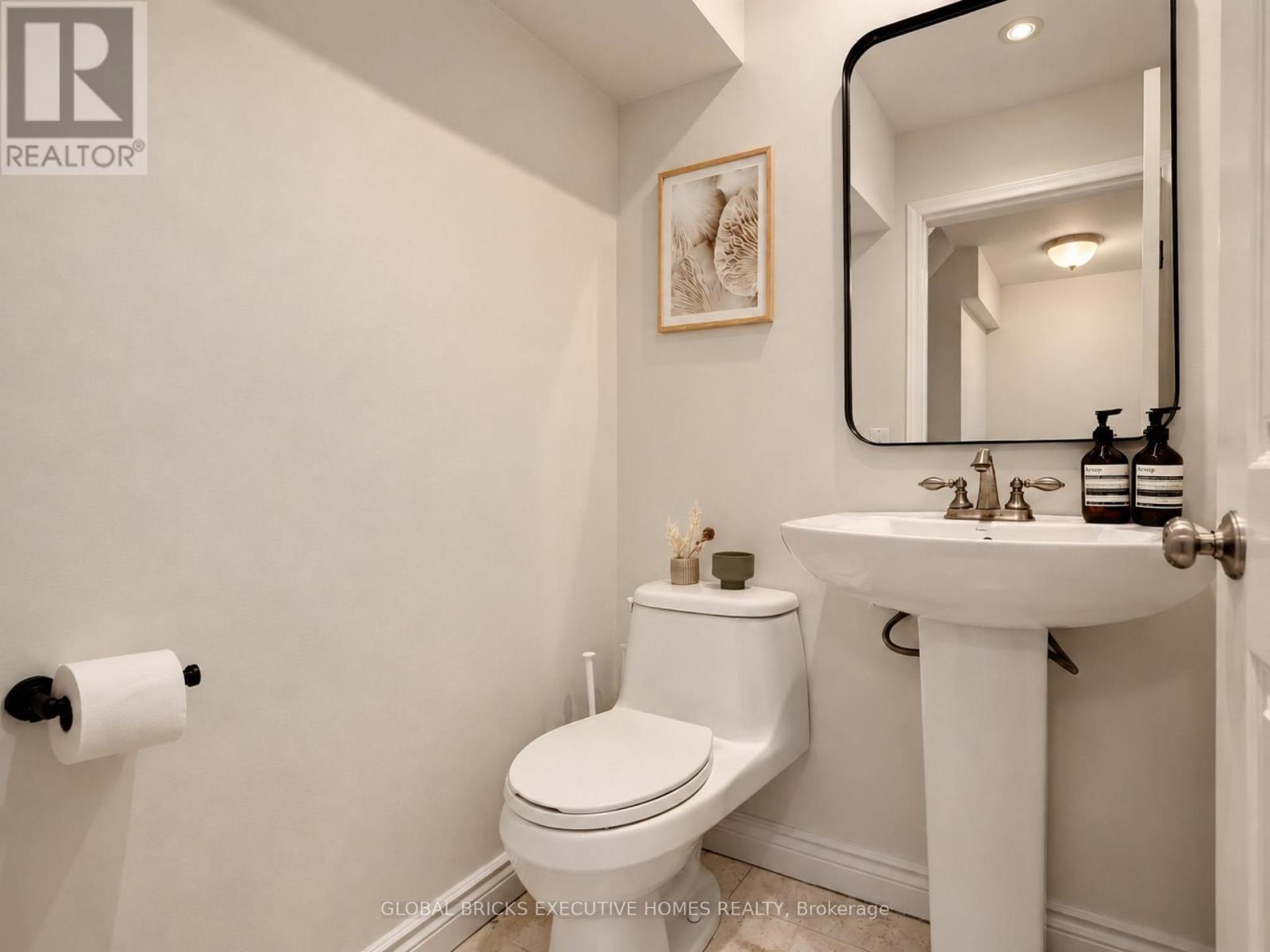 158 Fulton Avenue, Toronto, Ontario  M4K 1Y3 - Photo 14 - E13758112