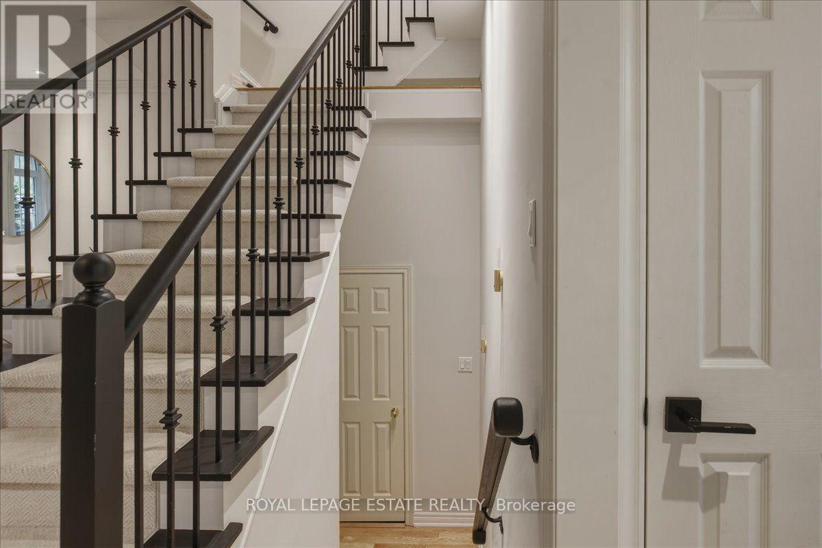 145 Boardwalk Drive, Toronto, Ontario  M4L 3X9 - Photo 14 - E13758190