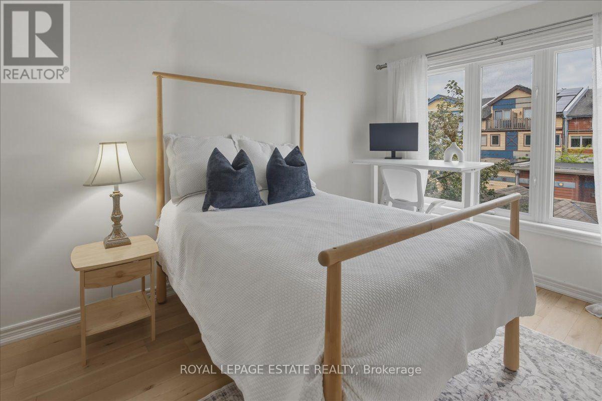 145 Boardwalk Drive, Toronto, Ontario  M4L 3X9 - Photo 19 - E13758190