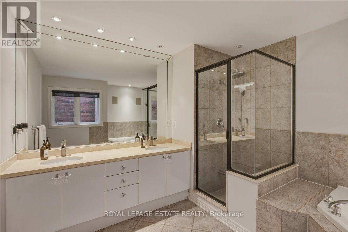 145 Boardwalk Drive, Toronto, Ontario  M4L 3X9 - Photo 24 - E13758190