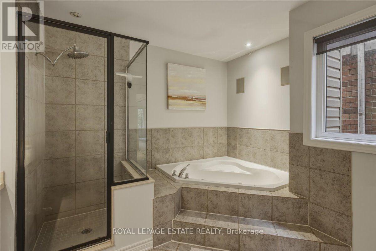 145 Boardwalk Drive, Toronto, Ontario  M4L 3X9 - Photo 25 - E13758190