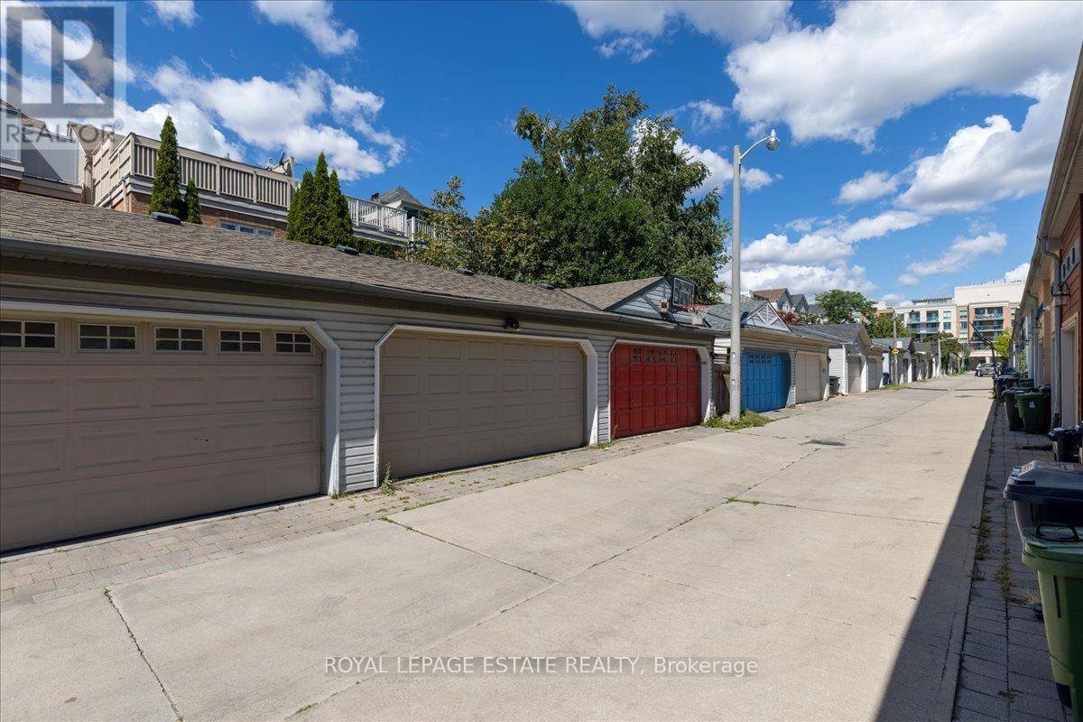 145 Boardwalk Drive, Toronto, Ontario  M4L 3X9 - Photo 43 - E13758190