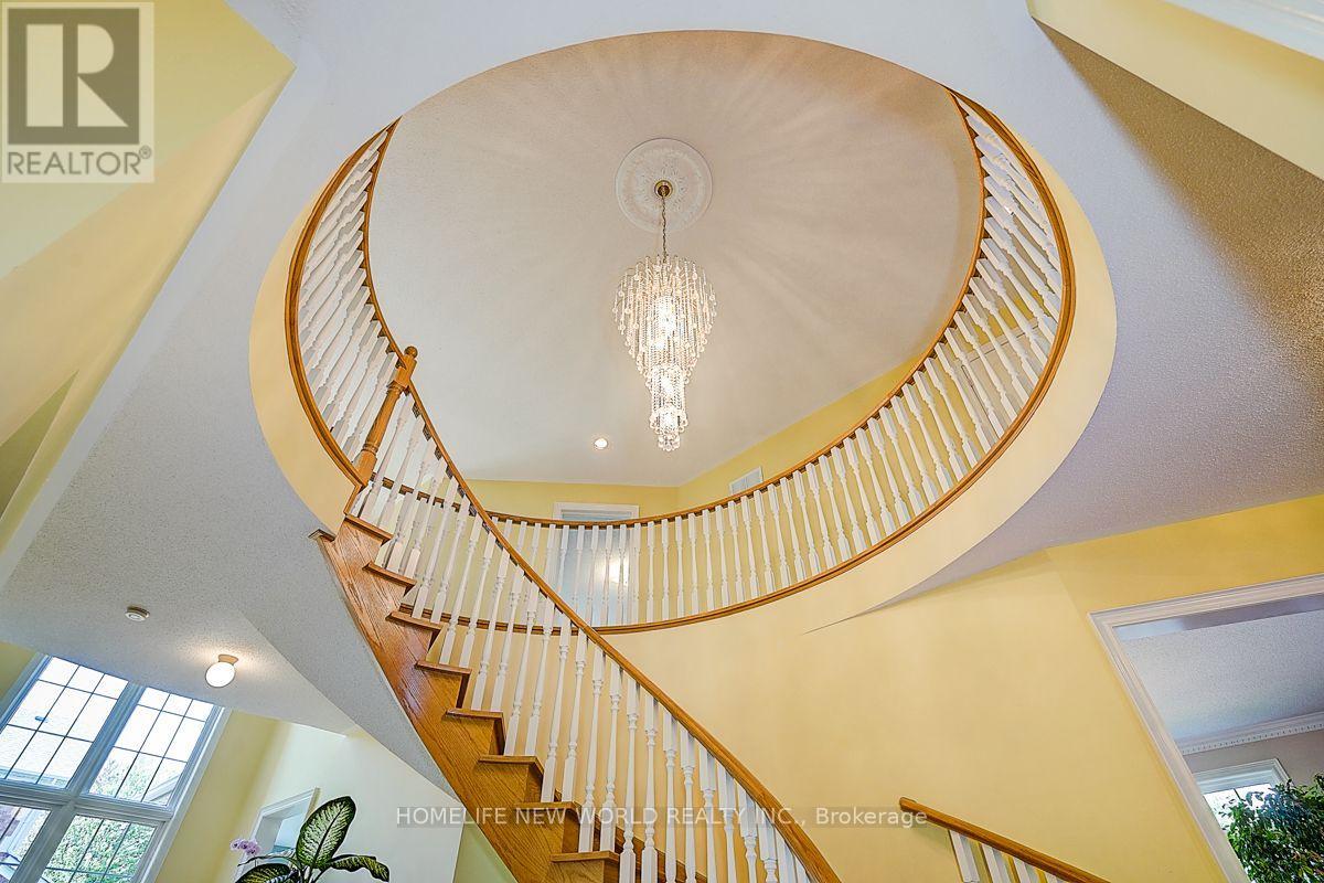 133 White Lotus Circle, Markham, Ontario  L6C 1V7 - Photo 5 - N13758124