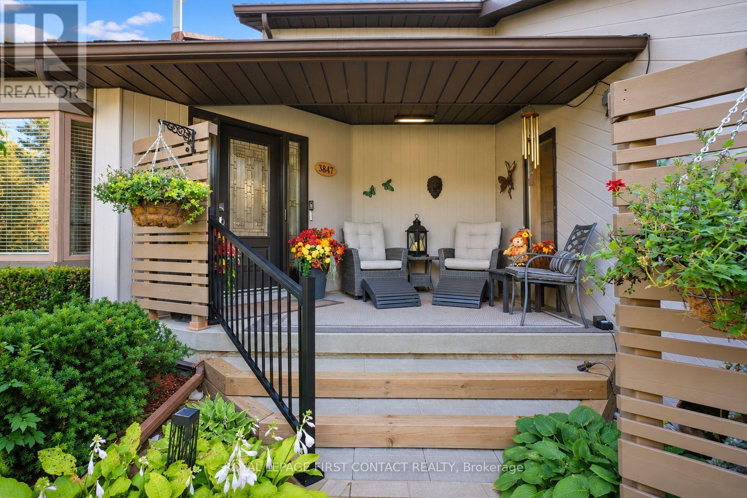 3847 West Street W, Innisfil, Ontario  L9S 2L8 - Photo 2 - N13758176