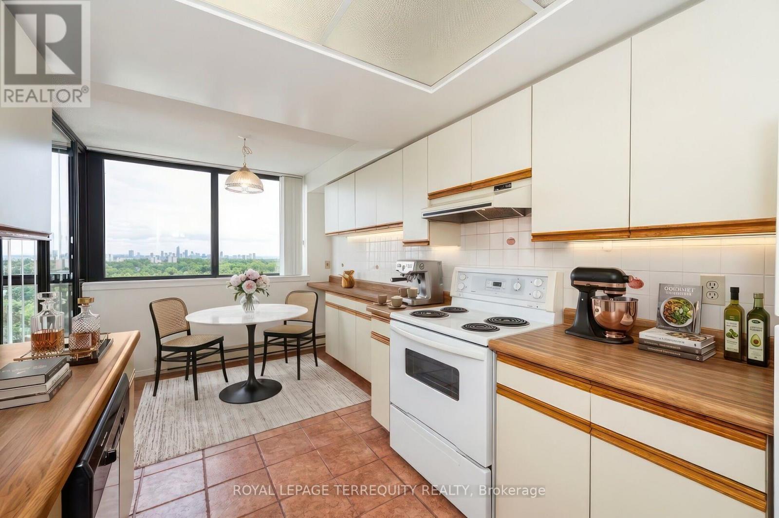2002 - 40 Richview Road, Toronto, Ontario  M9A 5C1 - Photo 11 - W13758162