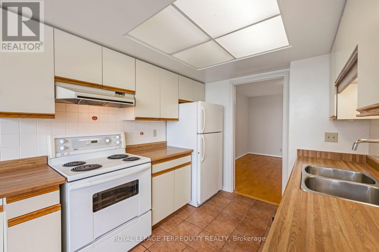 2002 - 40 Richview Road, Toronto, Ontario  M9A 5C1 - Photo 14 - W13758162