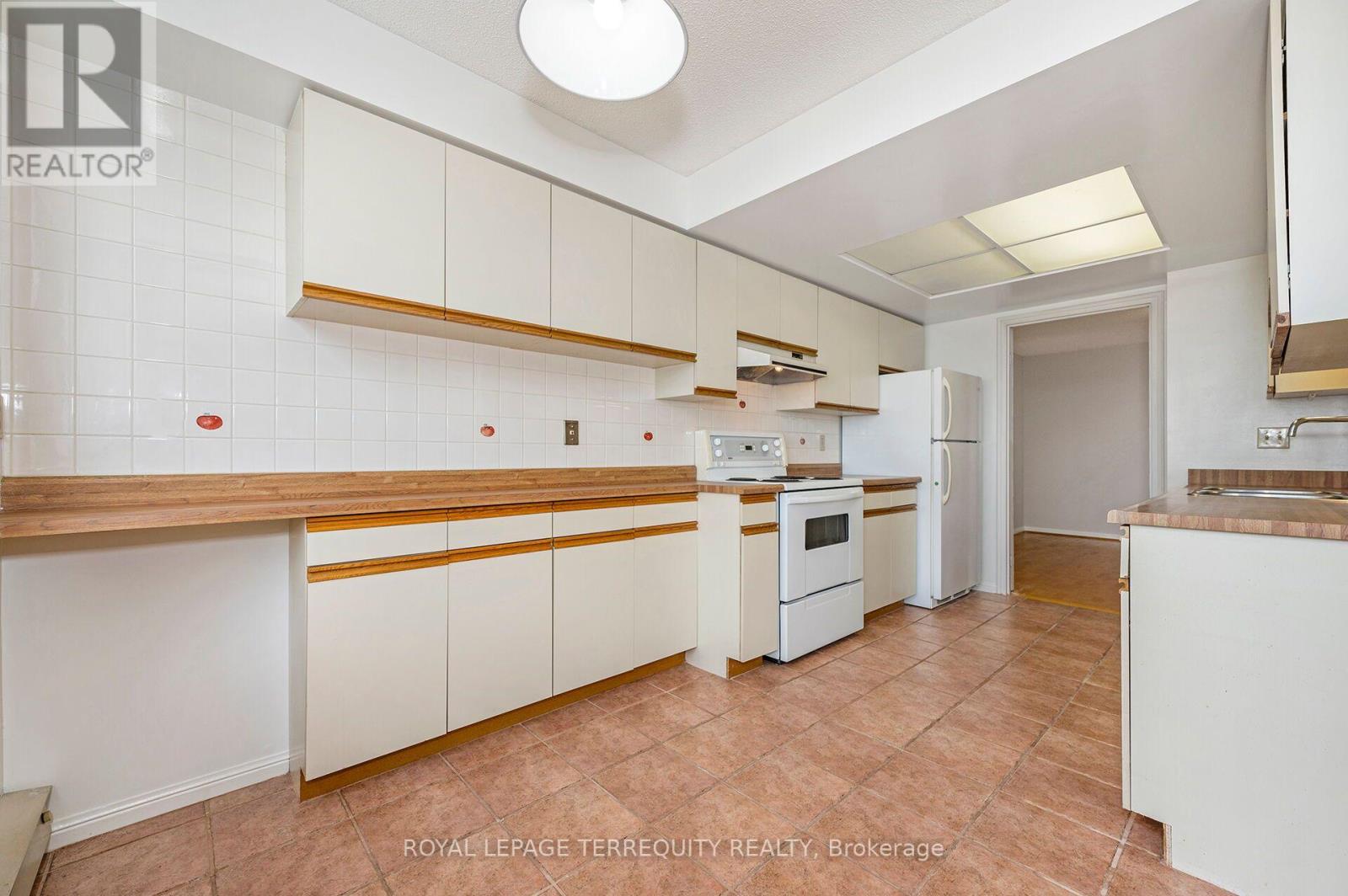 2002 - 40 Richview Road, Toronto, Ontario  M9A 5C1 - Photo 16 - W13758162