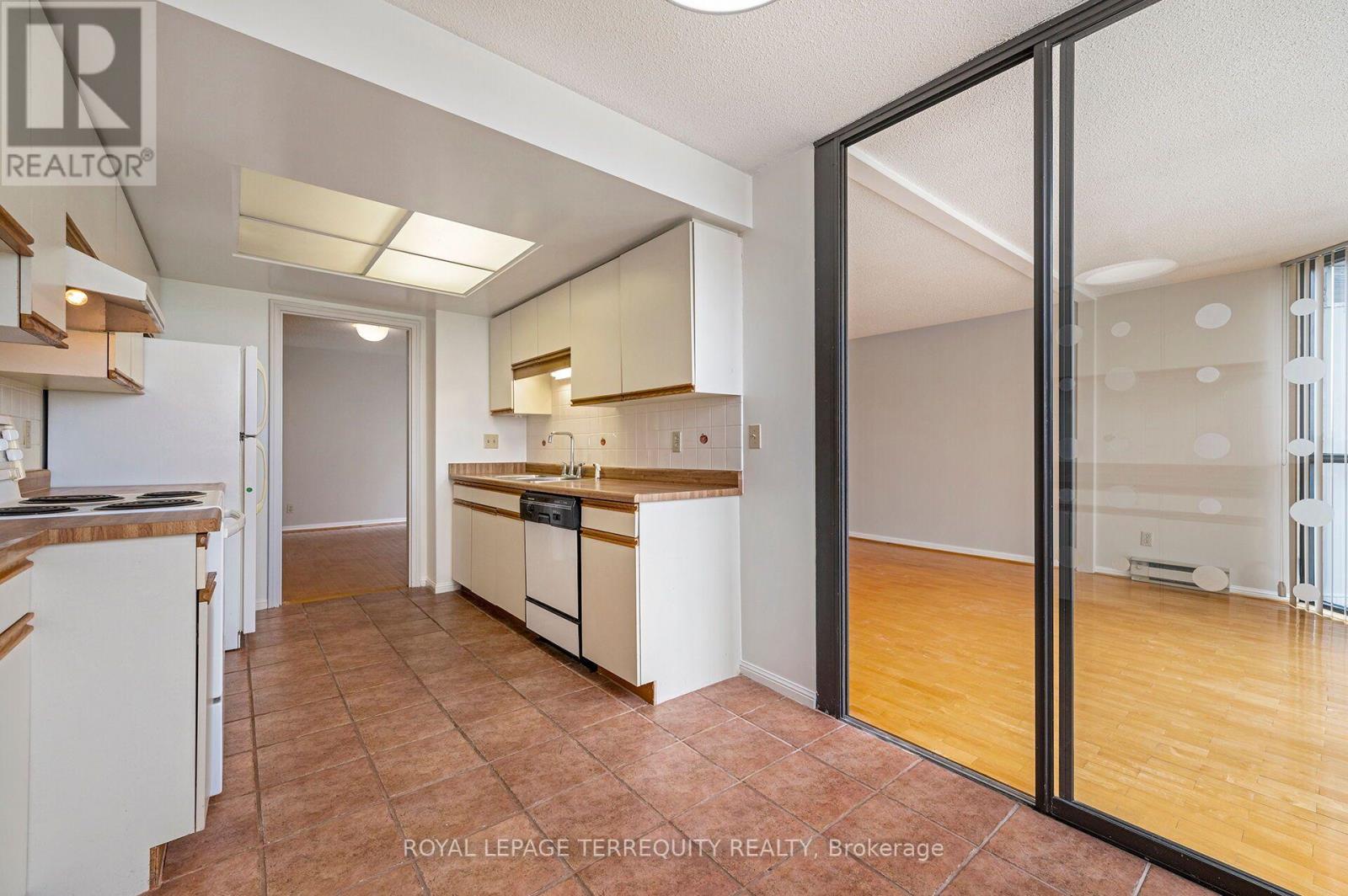 2002 - 40 Richview Road, Toronto, Ontario  M9A 5C1 - Photo 17 - W13758162