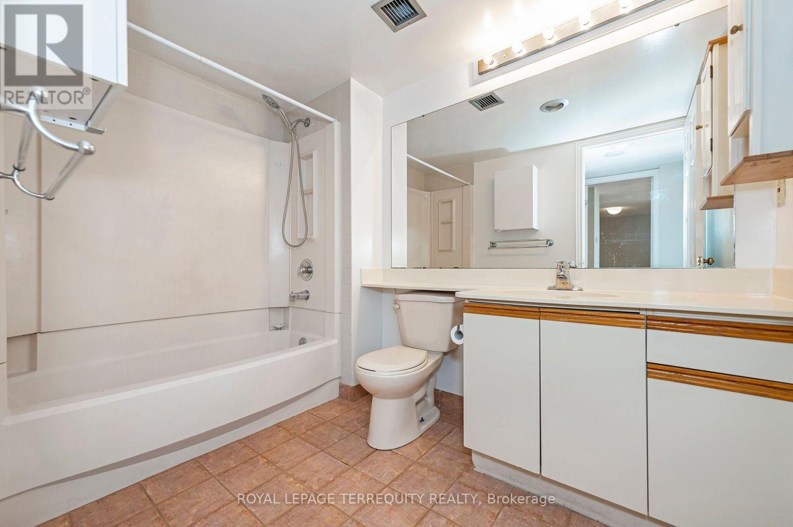 2002 - 40 Richview Road, Toronto, Ontario  M9A 5C1 - Photo 22 - W13758162