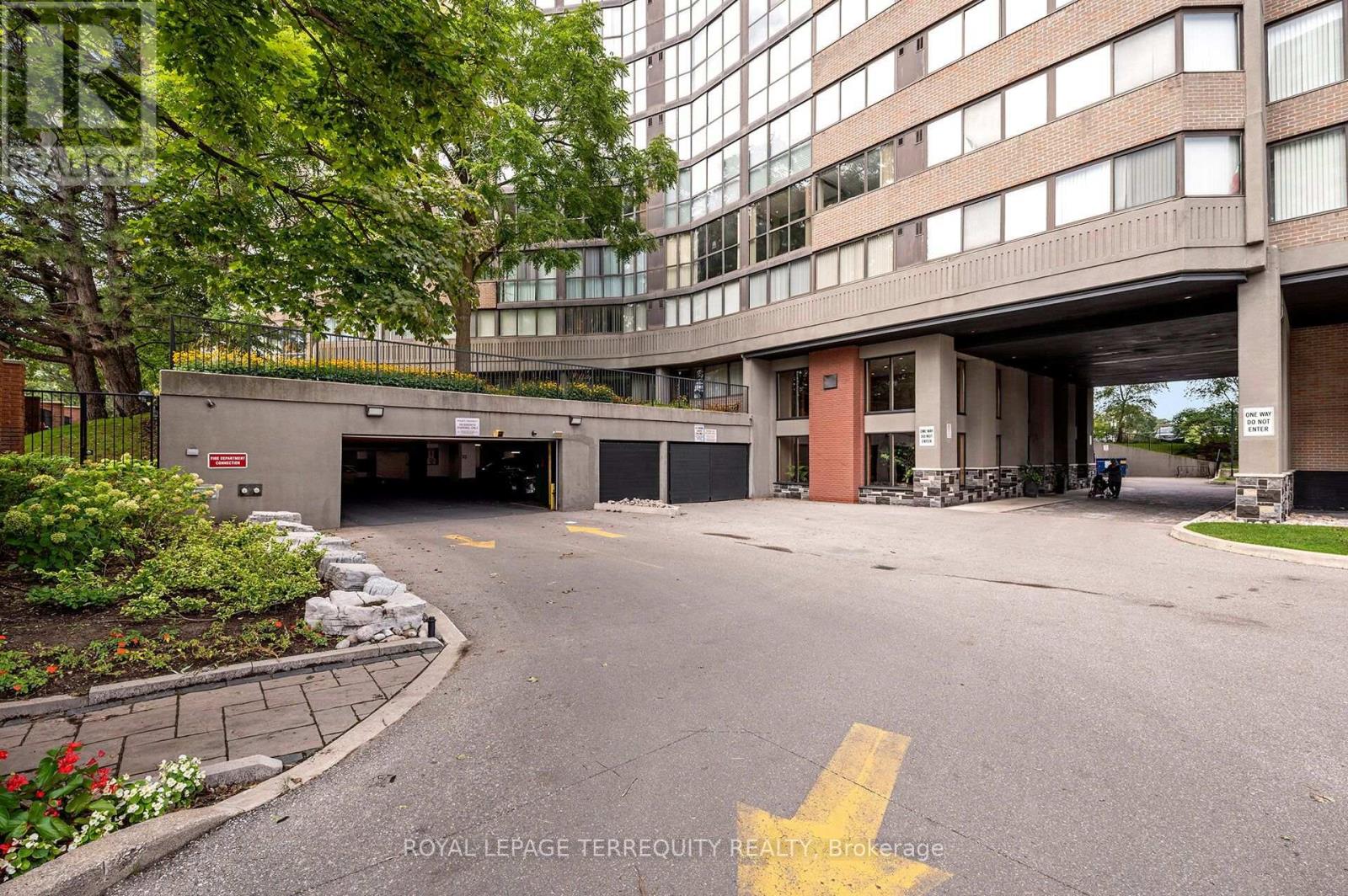 2002 - 40 Richview Road, Toronto, Ontario  M9A 5C1 - Photo 3 - W13758162