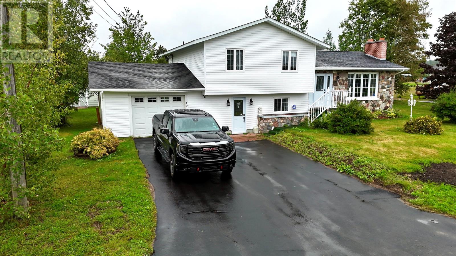 12 Clinic Drive, Deer Lake — photo 3