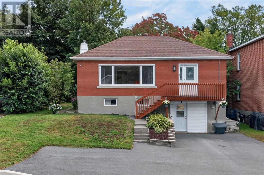 363 Wellington Heights, Sudbury, Ontario