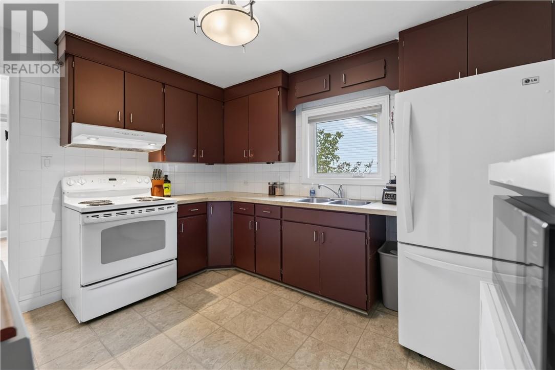 363 Wellington Heights, Sudbury, Ontario  P3E 3V8 - Photo 6 - 2130227
