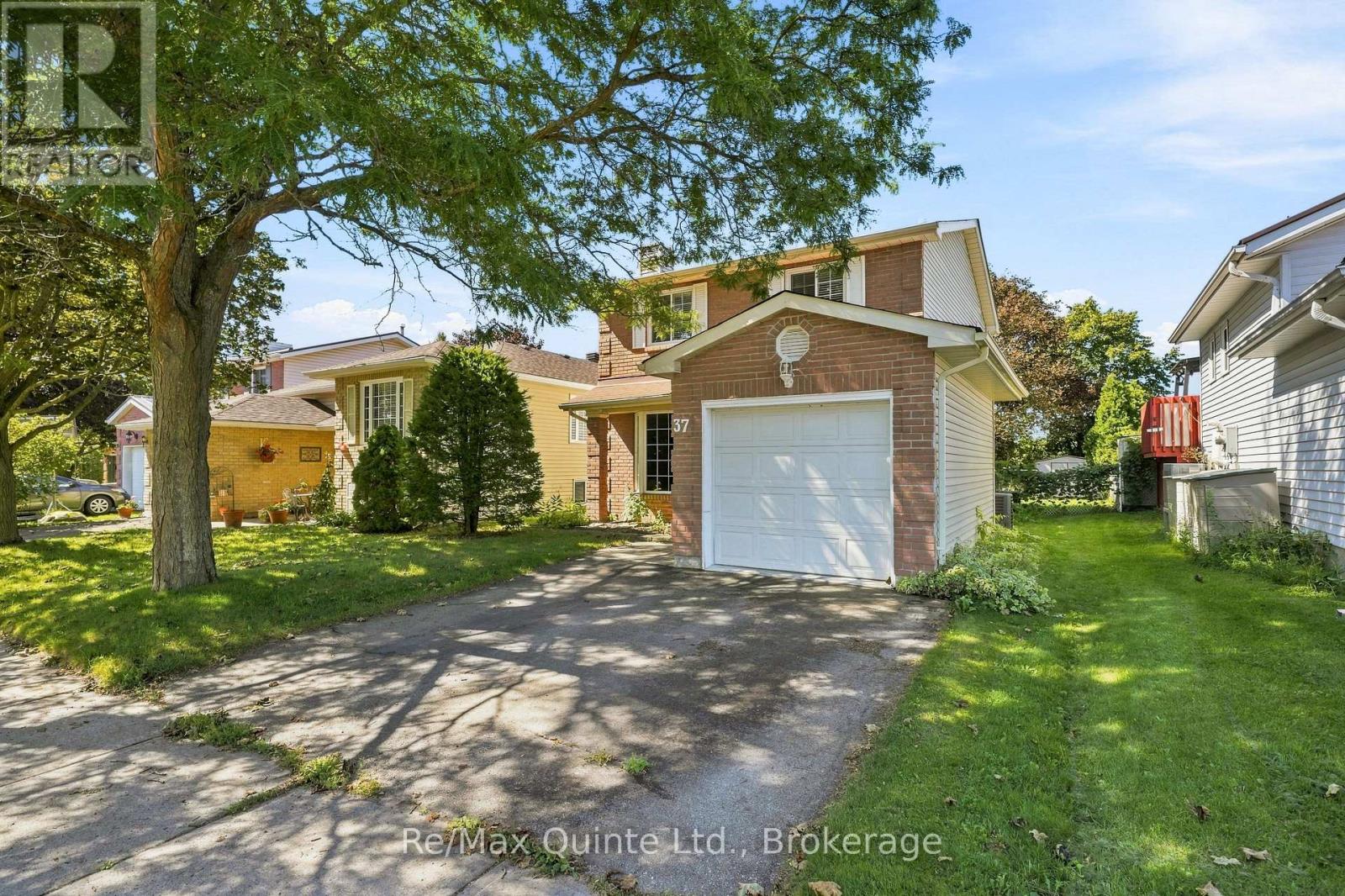 37 Bogart Crescent, Belleville, Ontario  K8P 5E9 - Photo 2 - X13758280