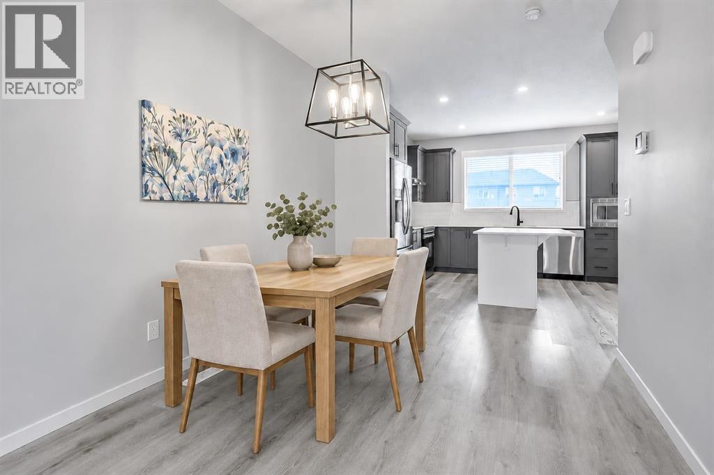 68 Wolf Gate, Okotoks, Alberta  T1S 5T9 - Photo 3 - A2329840