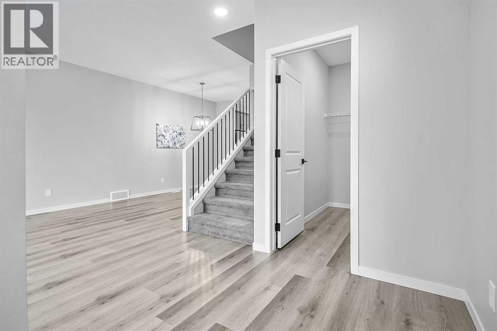 68 Wolf Gate, Okotoks, Alberta  T1S 5T9 - Photo 15 - A2329840