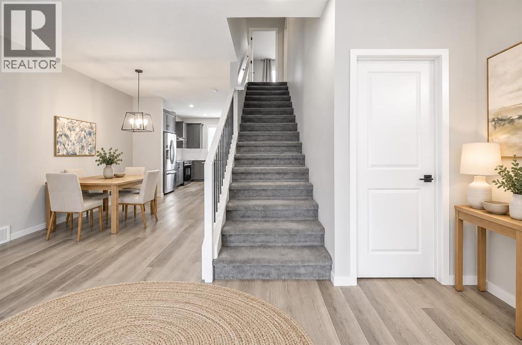 68 Wolf Gate, Okotoks, Alberta  T1S 5T9 - Photo 2 - A2329840