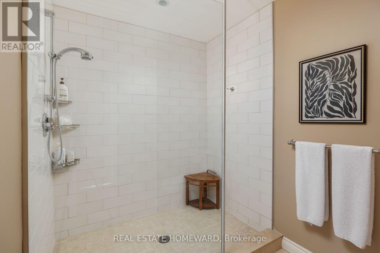 25 Talwood Drive, Toronto, Ontario  M3B 2P4 - Photo 21 - C13758336