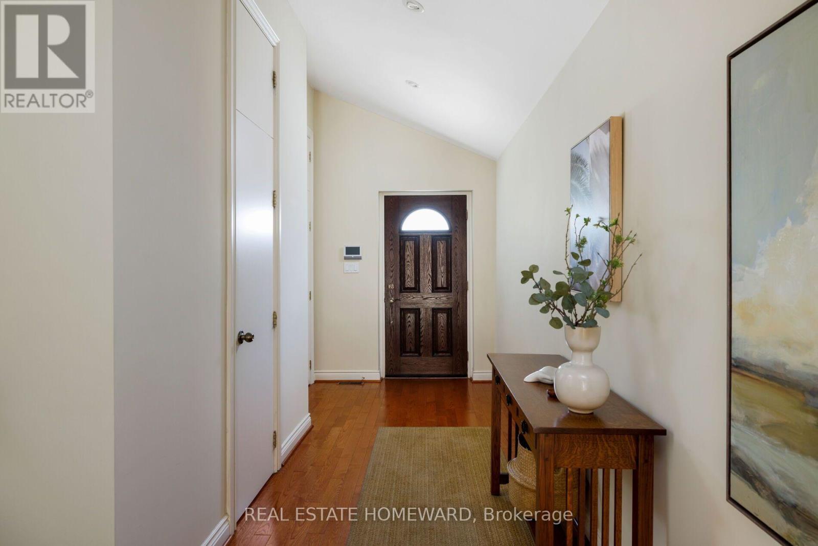 25 Talwood Drive, Toronto, Ontario  M3B 2P4 - Photo 4 - C13758336