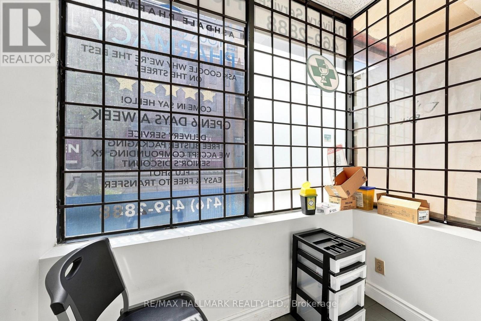1568 Queen Street E, Toronto, Ontario  M4L 1E9 - Photo 14 - E13758286