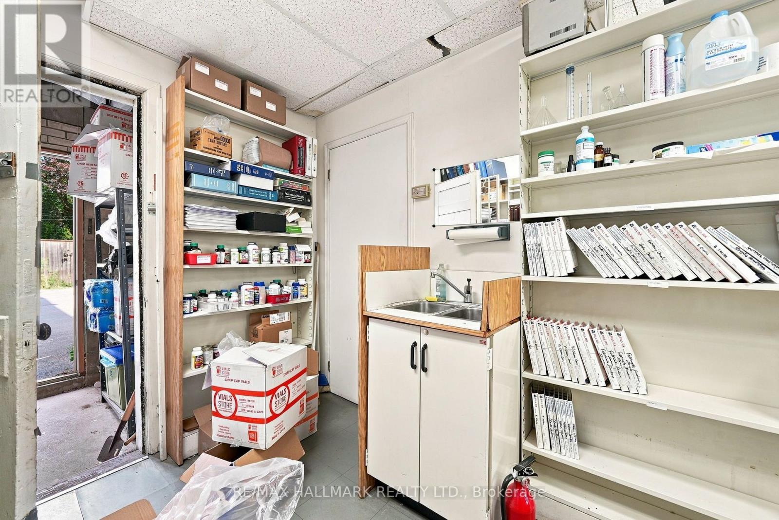1568 Queen Street E, Toronto, Ontario  M4L 1E9 - Photo 15 - E13758286