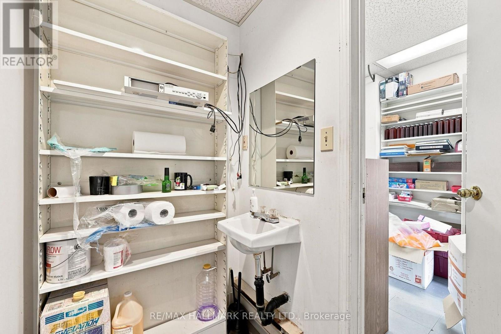 1568 Queen Street E, Toronto, Ontario  M4L 1E9 - Photo 16 - E13758286