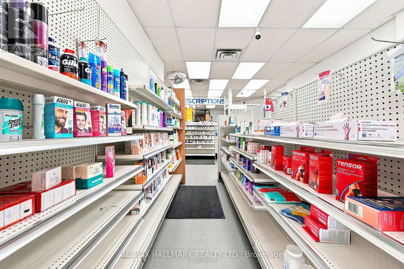 1568 Queen Street E, Toronto, Ontario  M4L 1E9 - Photo 19 - E13758286