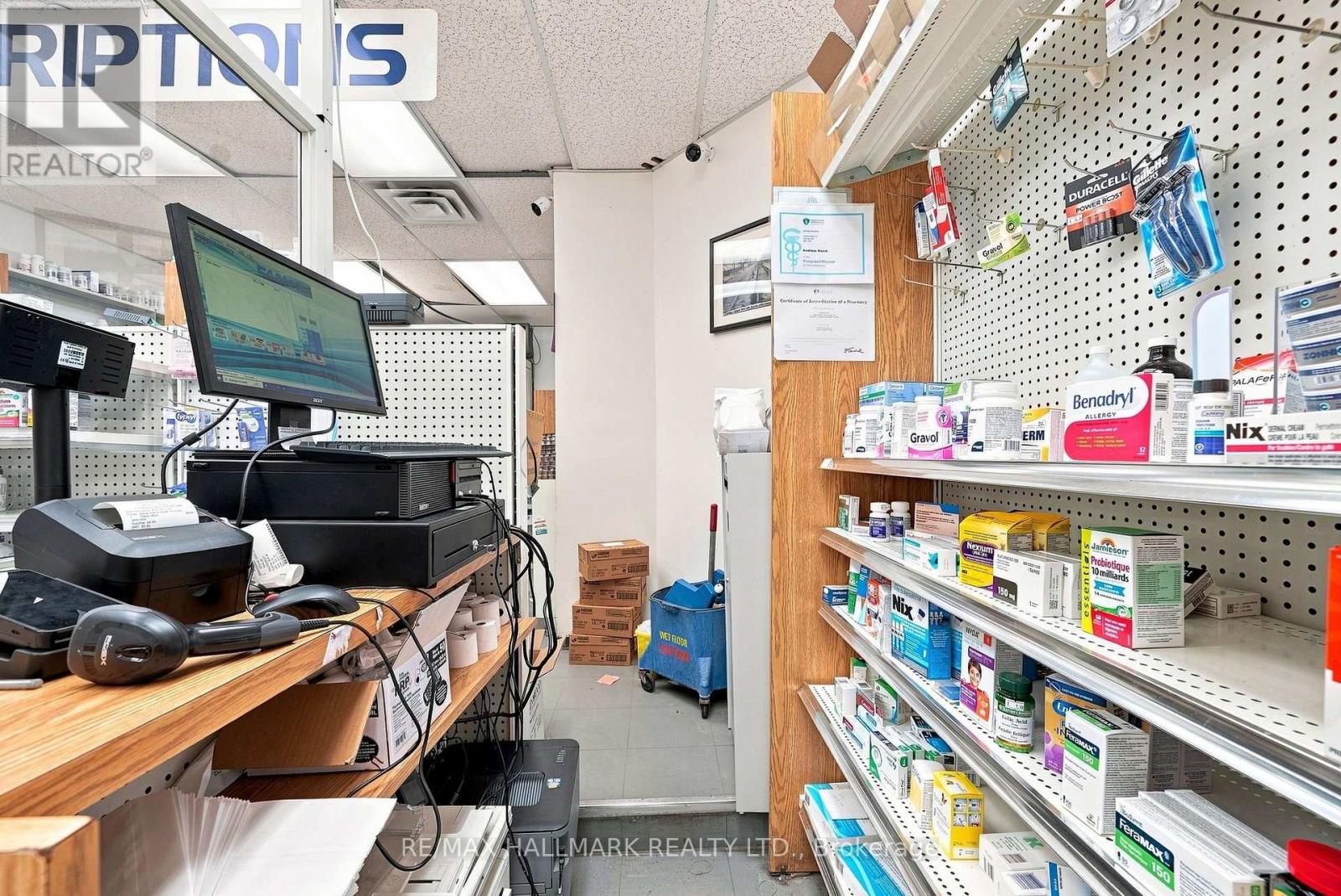 1568 Queen Street E, Toronto, Ontario  M4L 1E9 - Photo 20 - E13758286