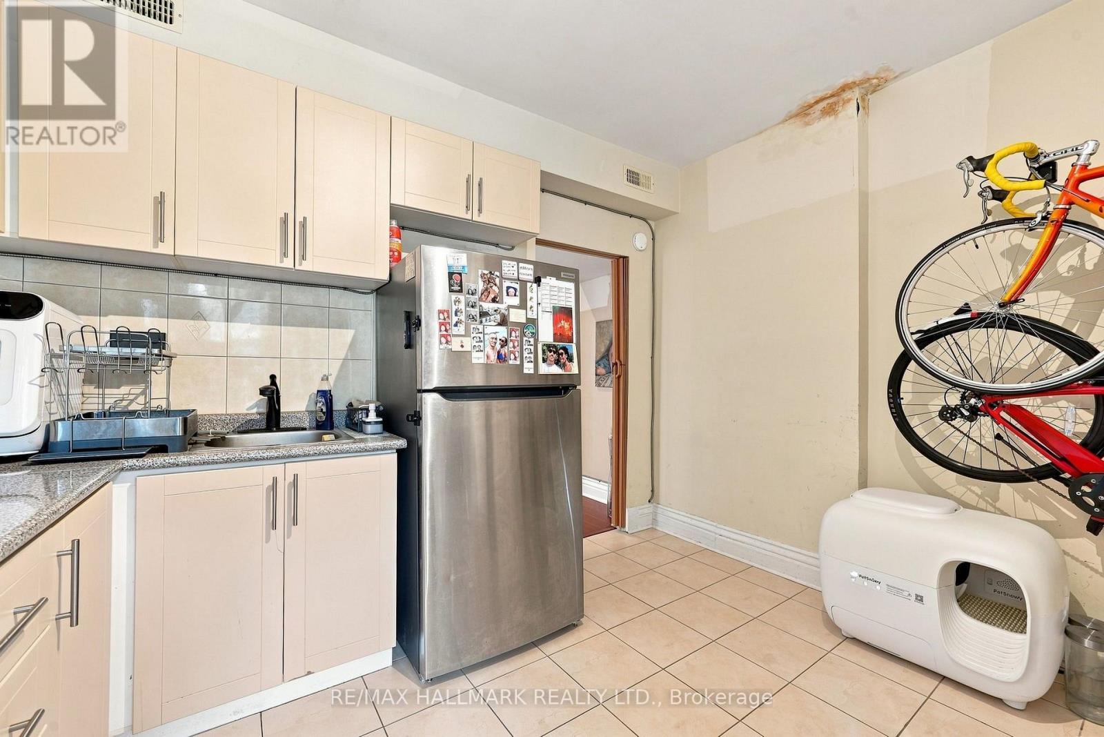 1568 Queen Street E, Toronto, Ontario  M4L 1E9 - Photo 33 - E13758286