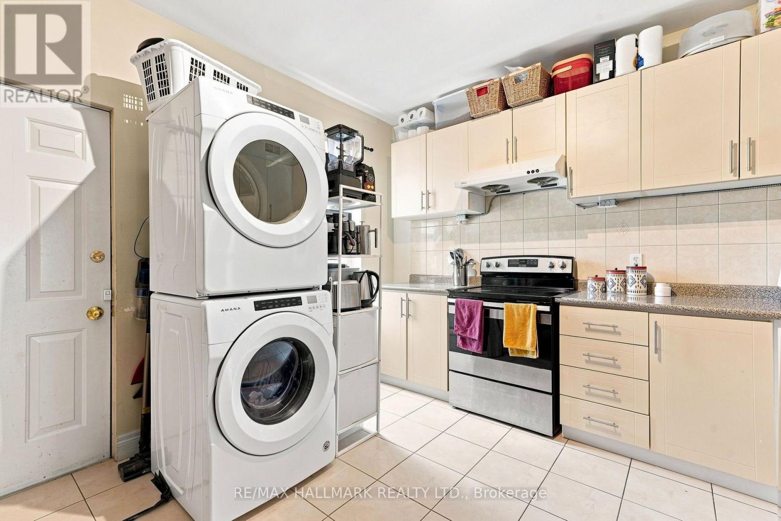 1568 Queen Street E, Toronto, Ontario  M4L 1E9 - Photo 39 - E13758286