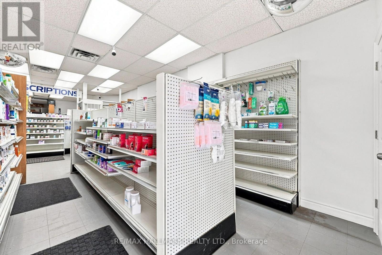 1568 Queen Street E, Toronto, Ontario  M4L 1E9 - Photo 6 - E13758286