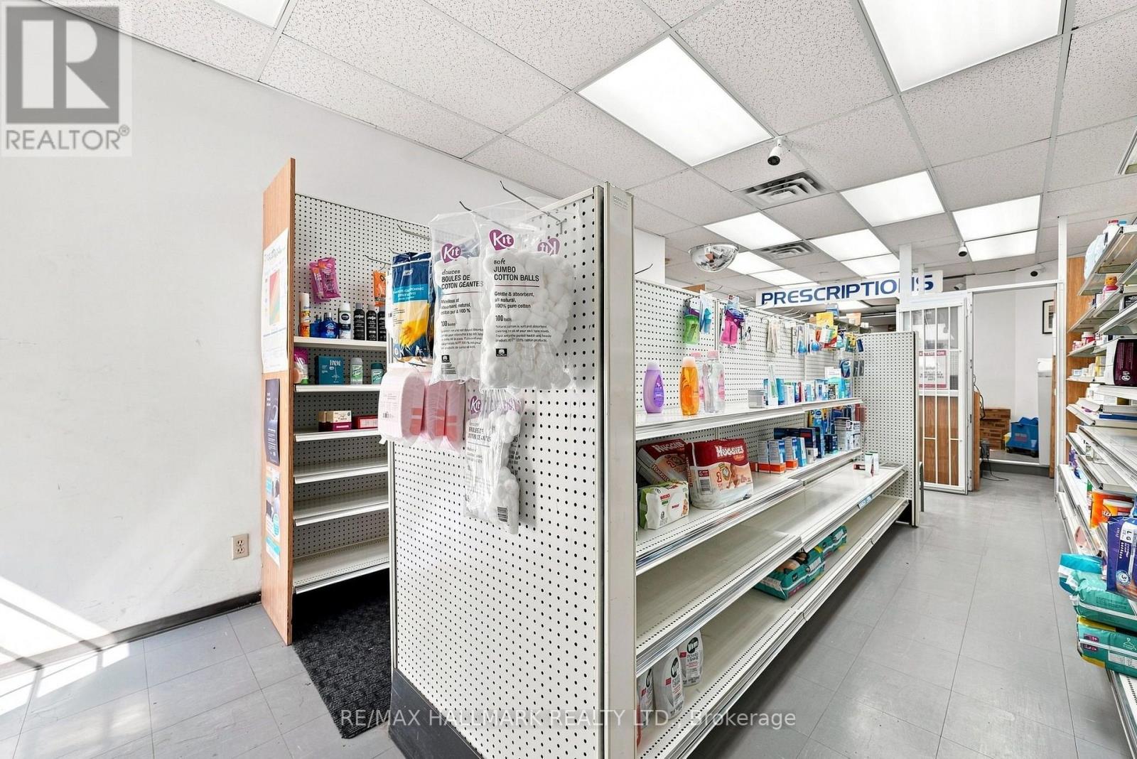 1568 Queen Street E, Toronto, Ontario  M4L 1E9 - Photo 7 - E13758286