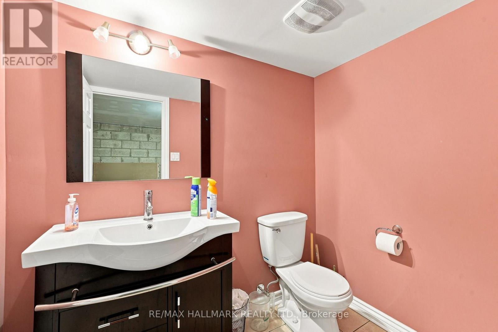 1485 Gerrard Street E, Toronto, Ontario  M4L 2A4 - Photo 27 - E13758288