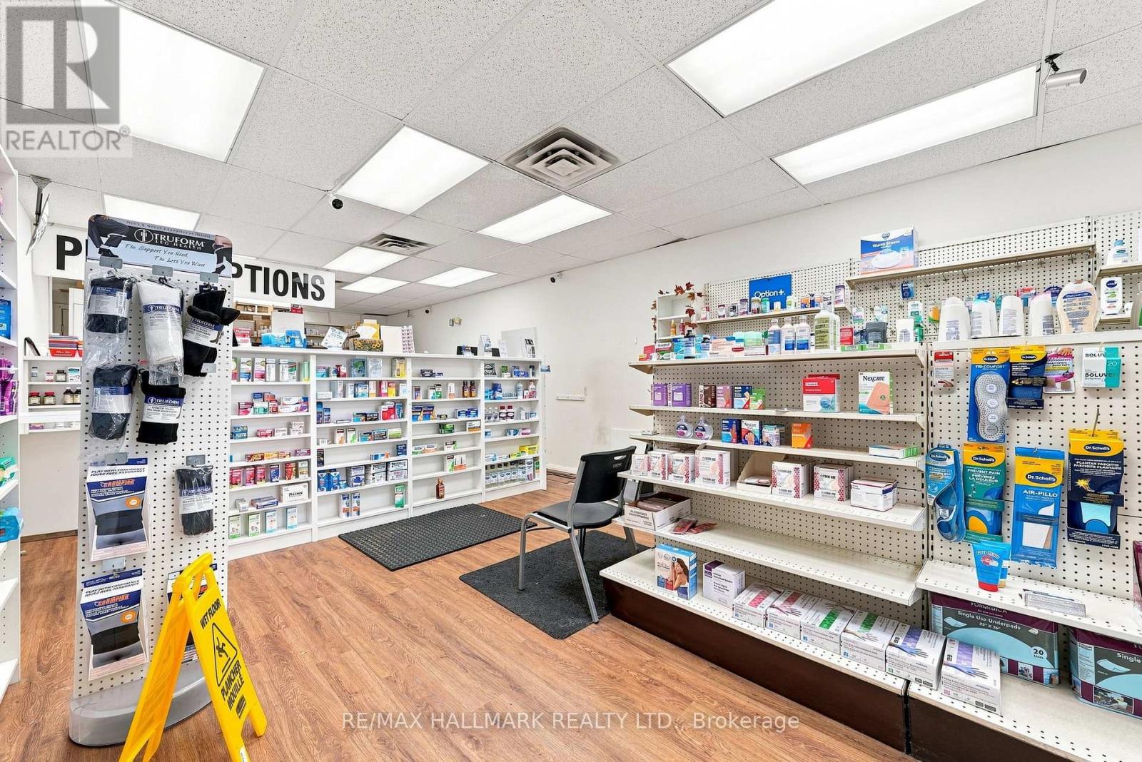 1485 Gerrard Street E, Toronto, Ontario  M4L 2A4 - Photo 9 - E13758288
