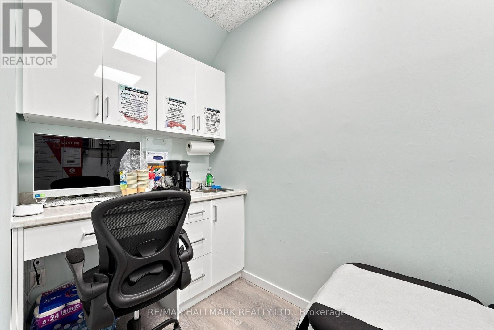 1487 Gerrard Street E, Toronto, Ontario  M4L 2A4 - Photo 15 - E13758290