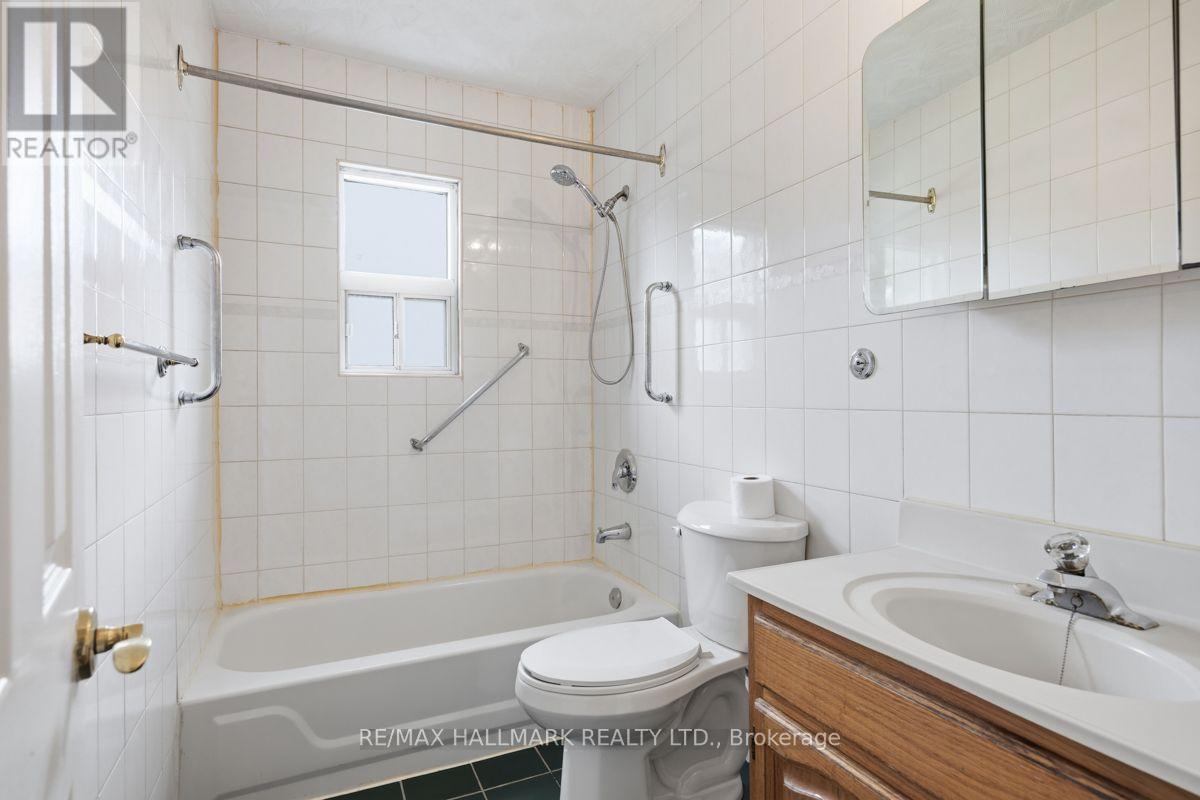 4 Bergen Road, Toronto, Ontario  M1P 1R9 - Photo 16 - E13758322