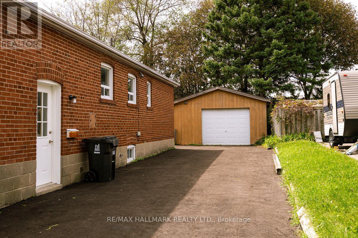 4 Bergen Road, Toronto, Ontario  M1P 1R9 - Photo 24 - E13758322