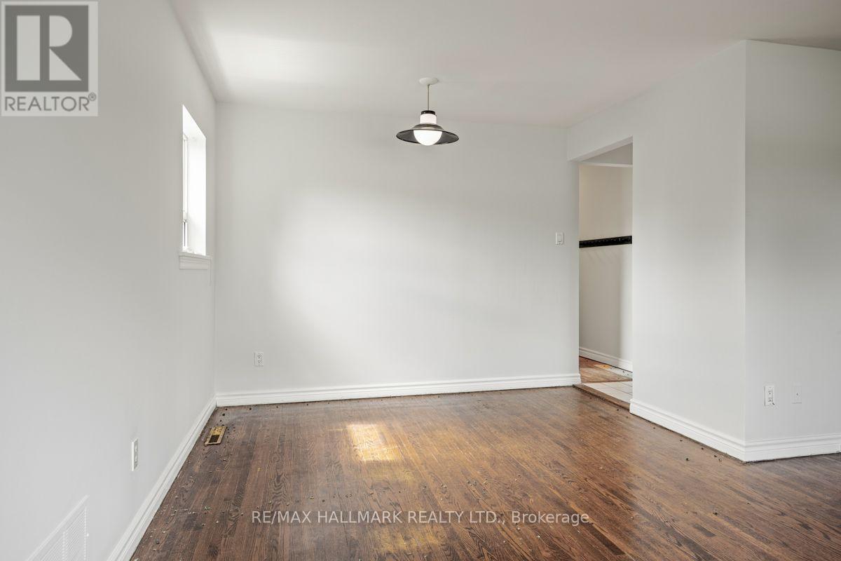4 Bergen Road, Toronto, Ontario  M1P 1R9 - Photo 7 - E13758322