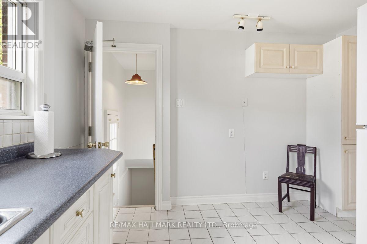 4 Bergen Road, Toronto, Ontario  M1P 1R9 - Photo 9 - E13758322