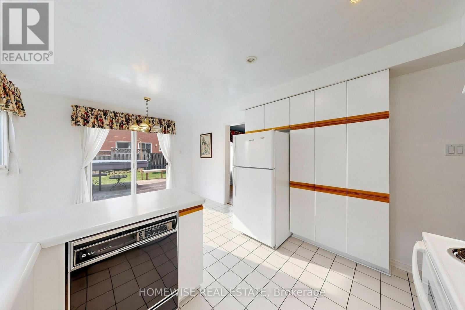 Main - 11 Briarcliffe Crescent, Vaughan, Ontario  L4J 7G5 - Photo 11 - N13758310