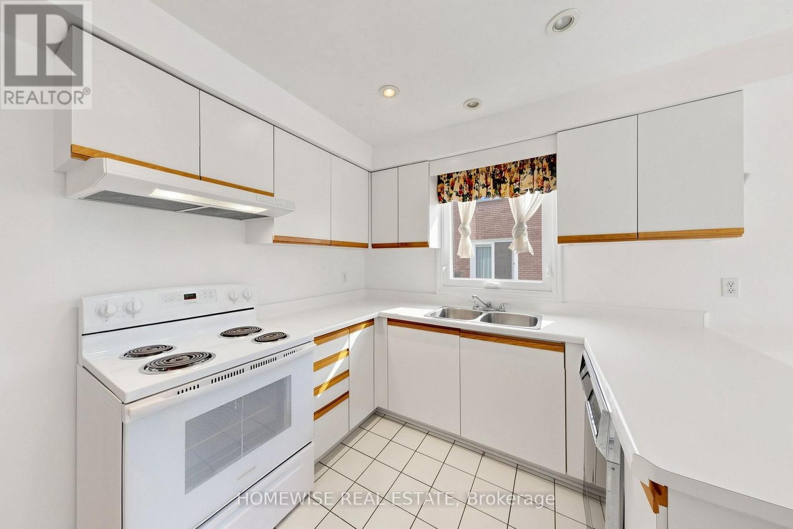 Main - 11 Briarcliffe Crescent, Vaughan, Ontario  L4J 7G5 - Photo 13 - N13758310