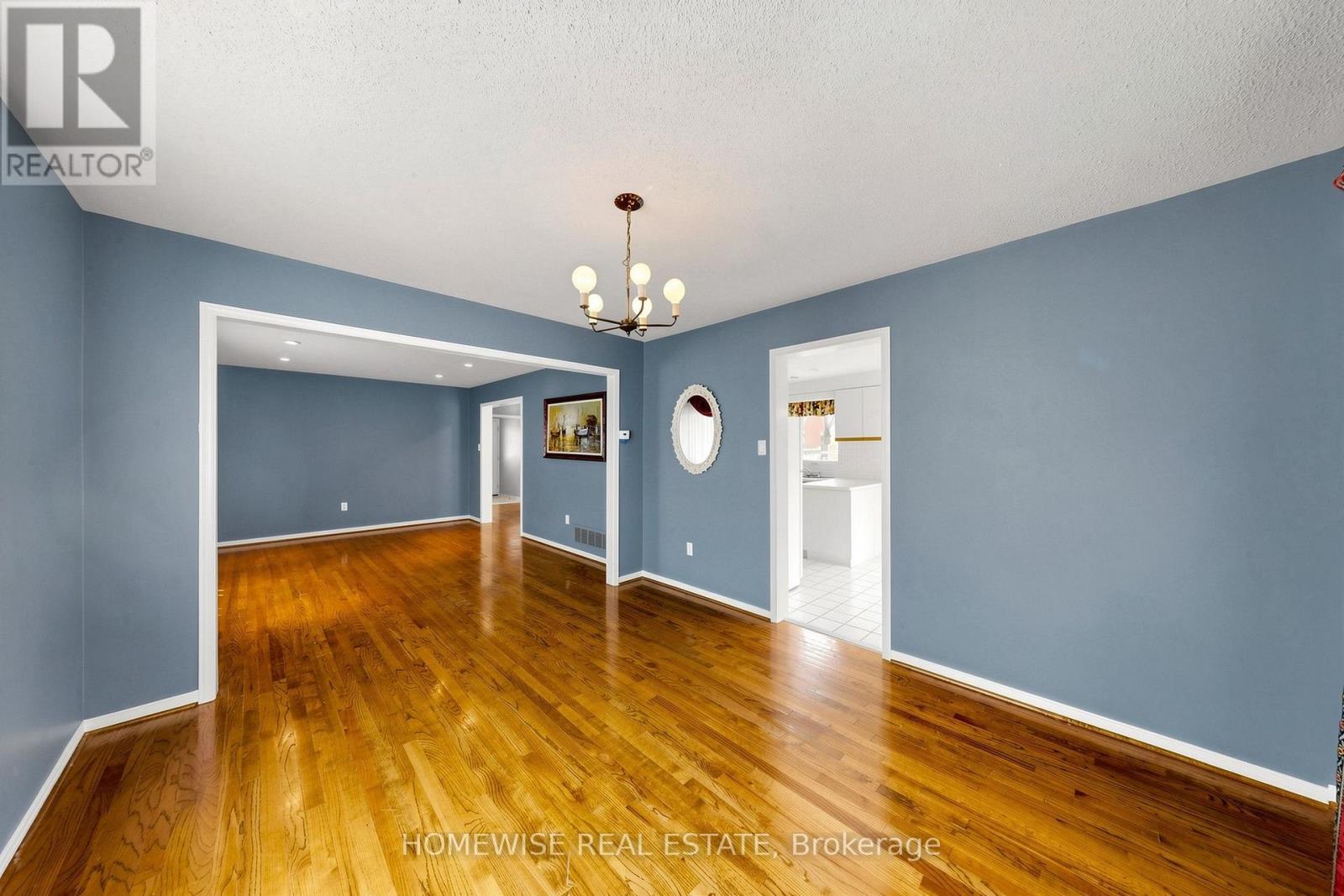 Main - 11 Briarcliffe Crescent, Vaughan, Ontario  L4J 7G5 - Photo 4 - N13758310