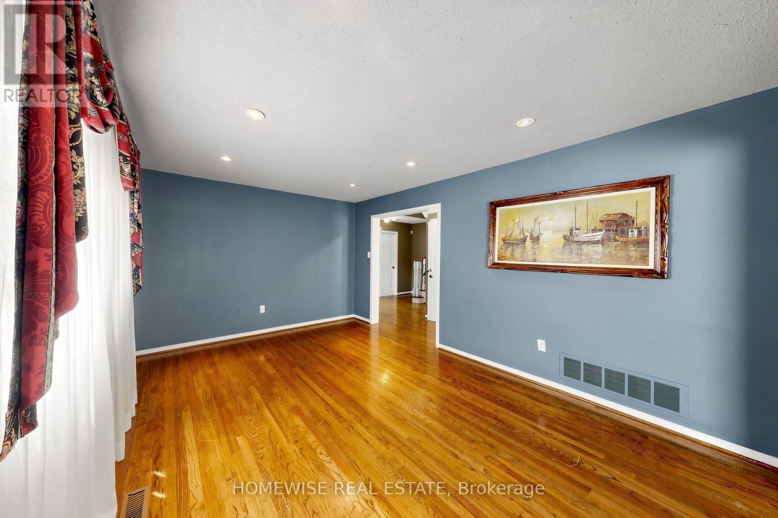Main - 11 Briarcliffe Crescent, Vaughan, Ontario  L4J 7G5 - Photo 6 - N13758310