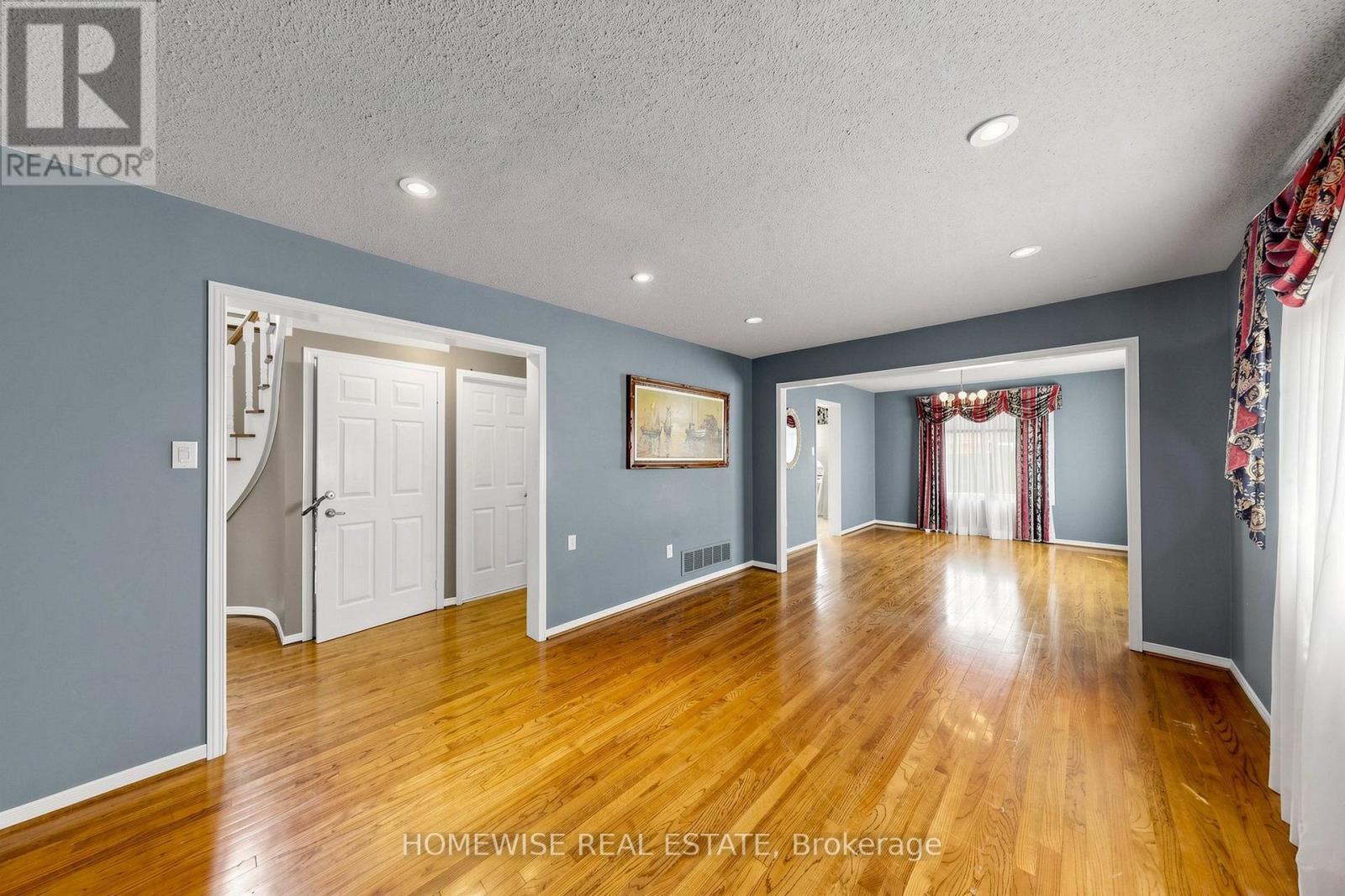 Main - 11 Briarcliffe Crescent, Vaughan, Ontario  L4J 7G5 - Photo 7 - N13758310