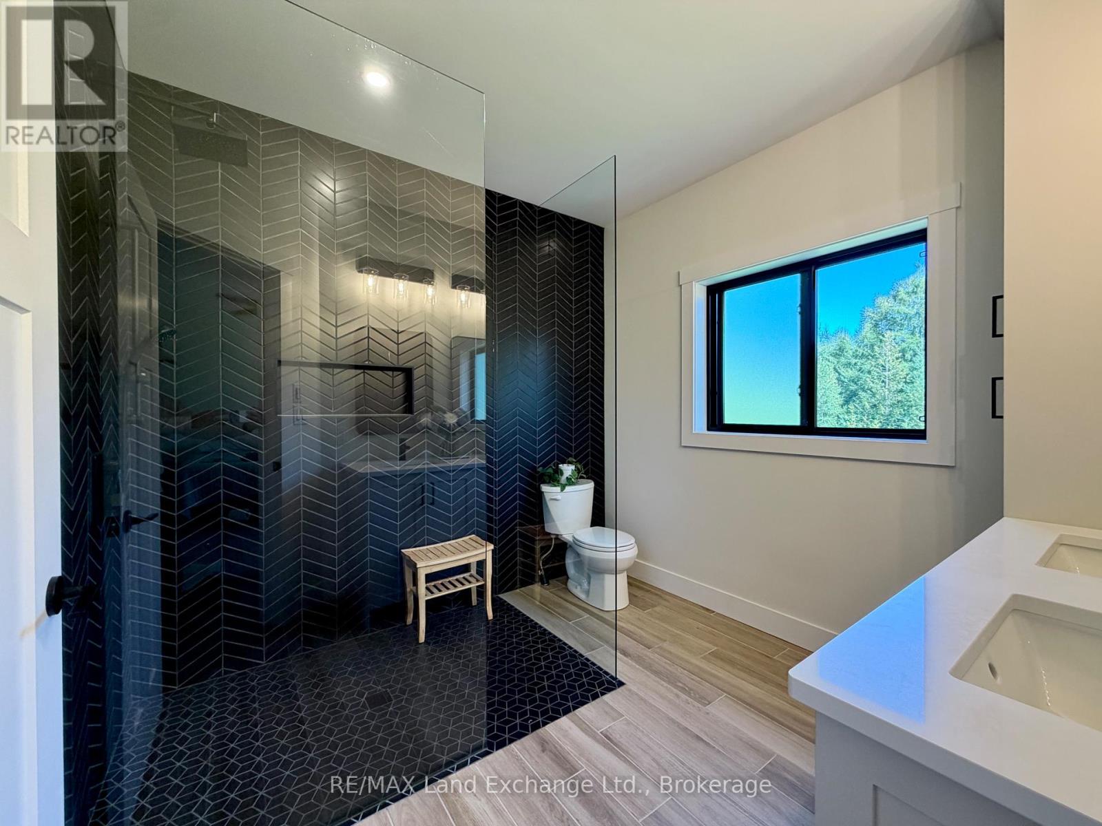 222 Emerald Drive, Saugeen Shores, Ontario  N0H 2L0 - Photo 19 - X13758340